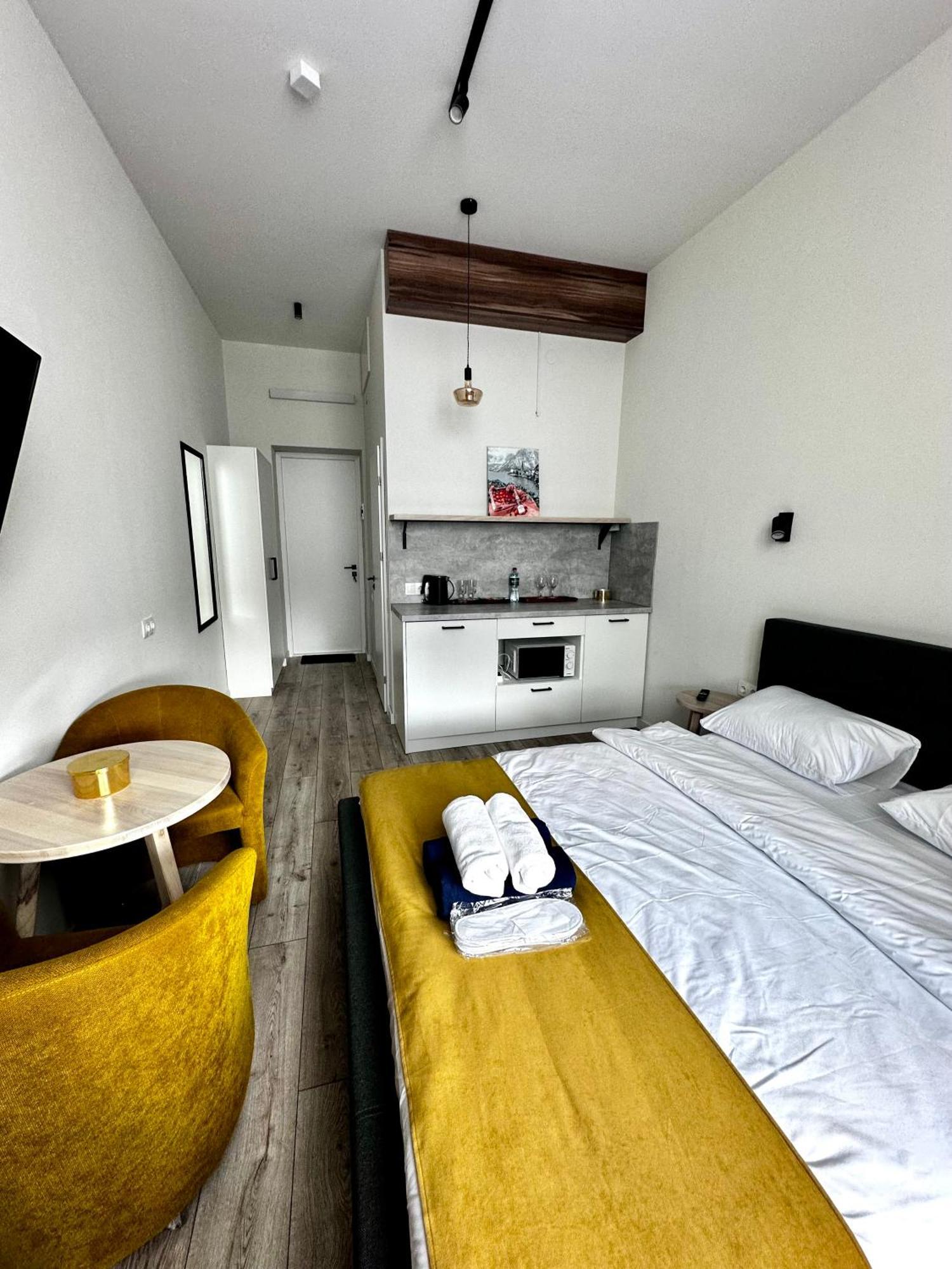 Hotel Gallery 21 Leopoli Esterno foto
